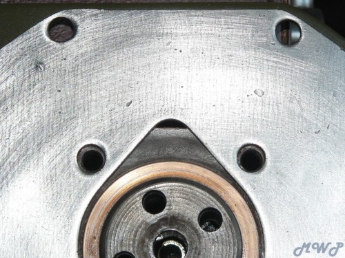 Frontengineplatecloseup